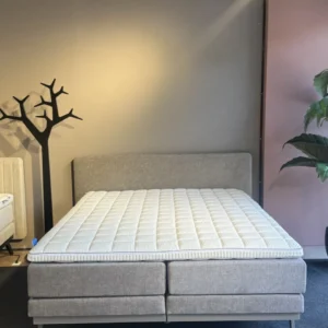 Boxspring showroom model