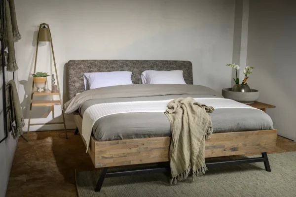 Steels and Stockings Teddy Ledikant