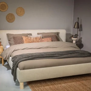 Steel and Stockings Fenna Ledikant