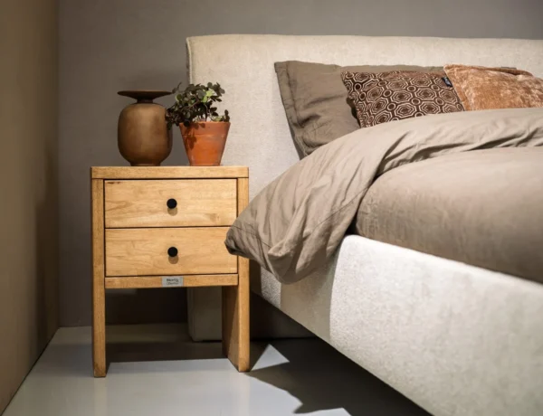 Steel and Stockings Fenna Ledikant