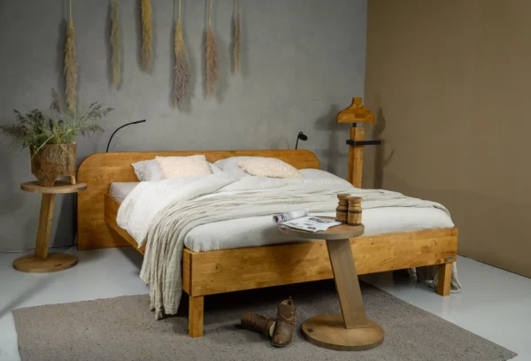 Steel and Stockings Lotta Rubberwood Ledikant