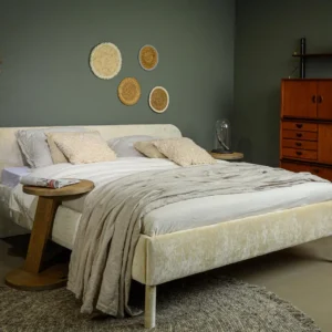 Steel and stockings Lotta ledikant